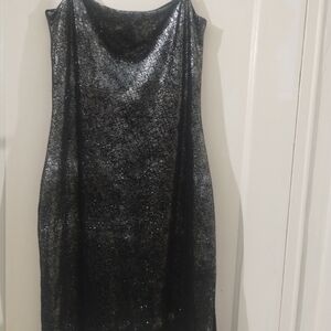 Shimmering Black Sleeveless Dress